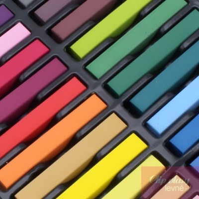 Popular semi-permanent hair chalks 